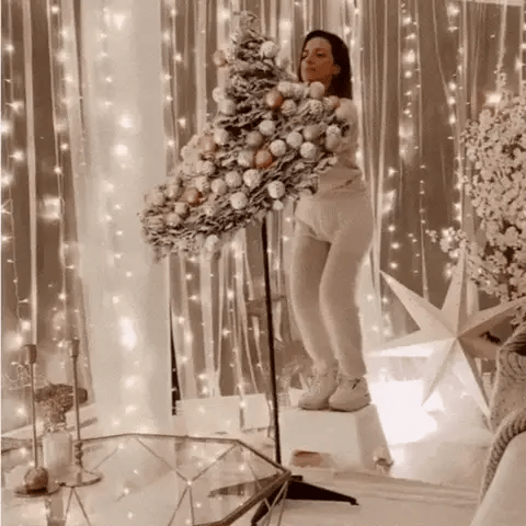 Árvore Retrátil com LED e Brinde Exclusivo