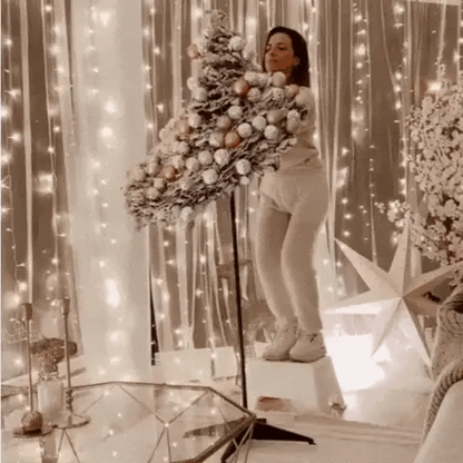 Árvore Retrátil com LED e Brinde Exclusivo