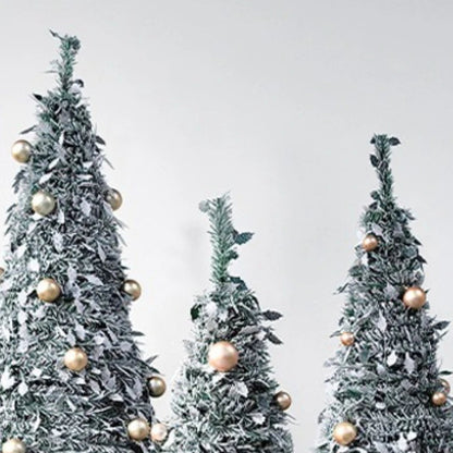 Árvore de Natal com detalhes em neve