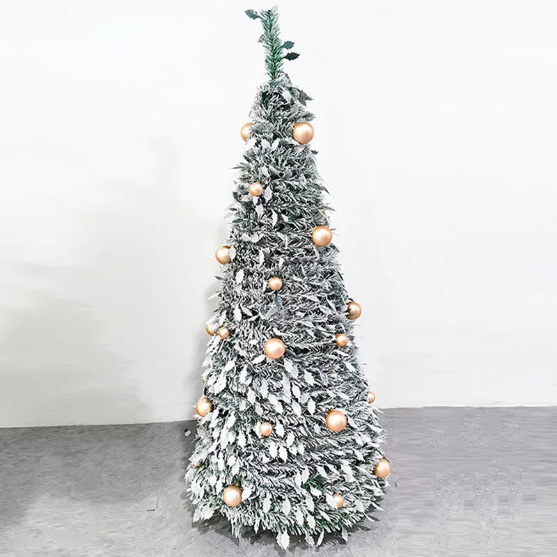 Árvore de Natal com detalhes em neve