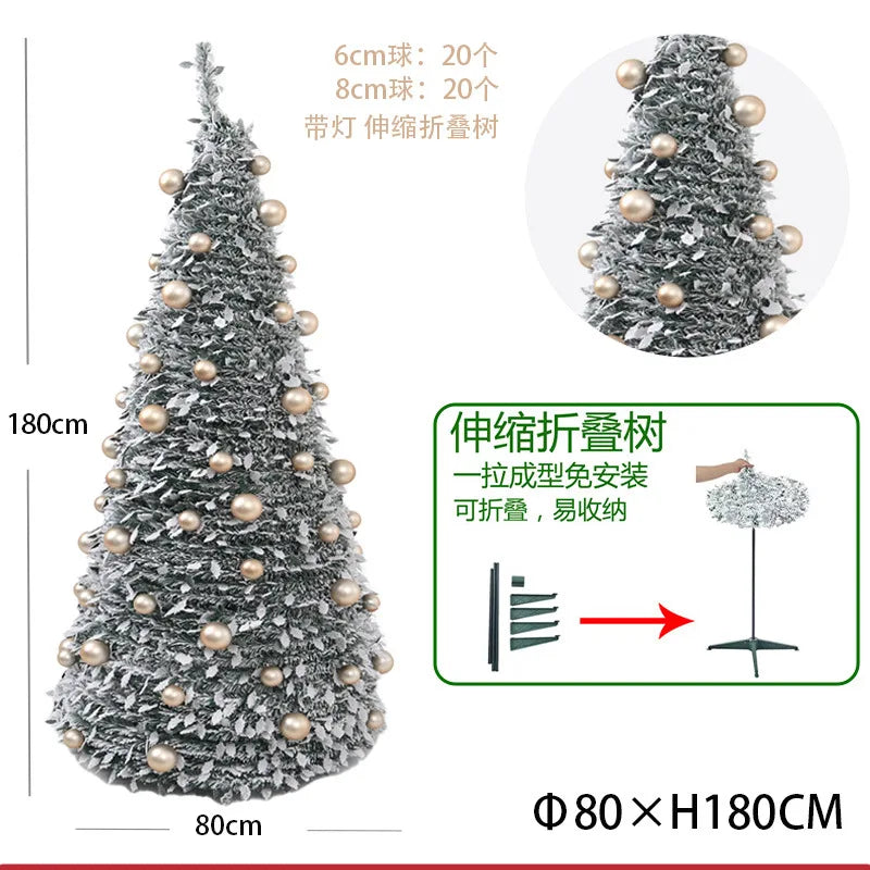 Árvore de Natal com detalhes em neve
