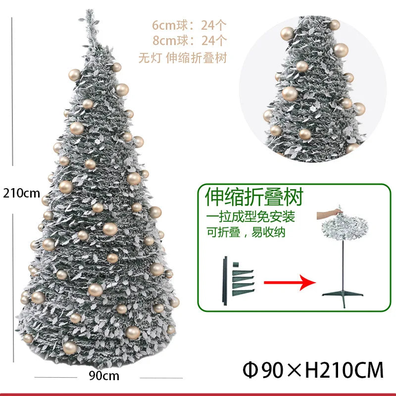 Árvore de Natal com detalhes em neve