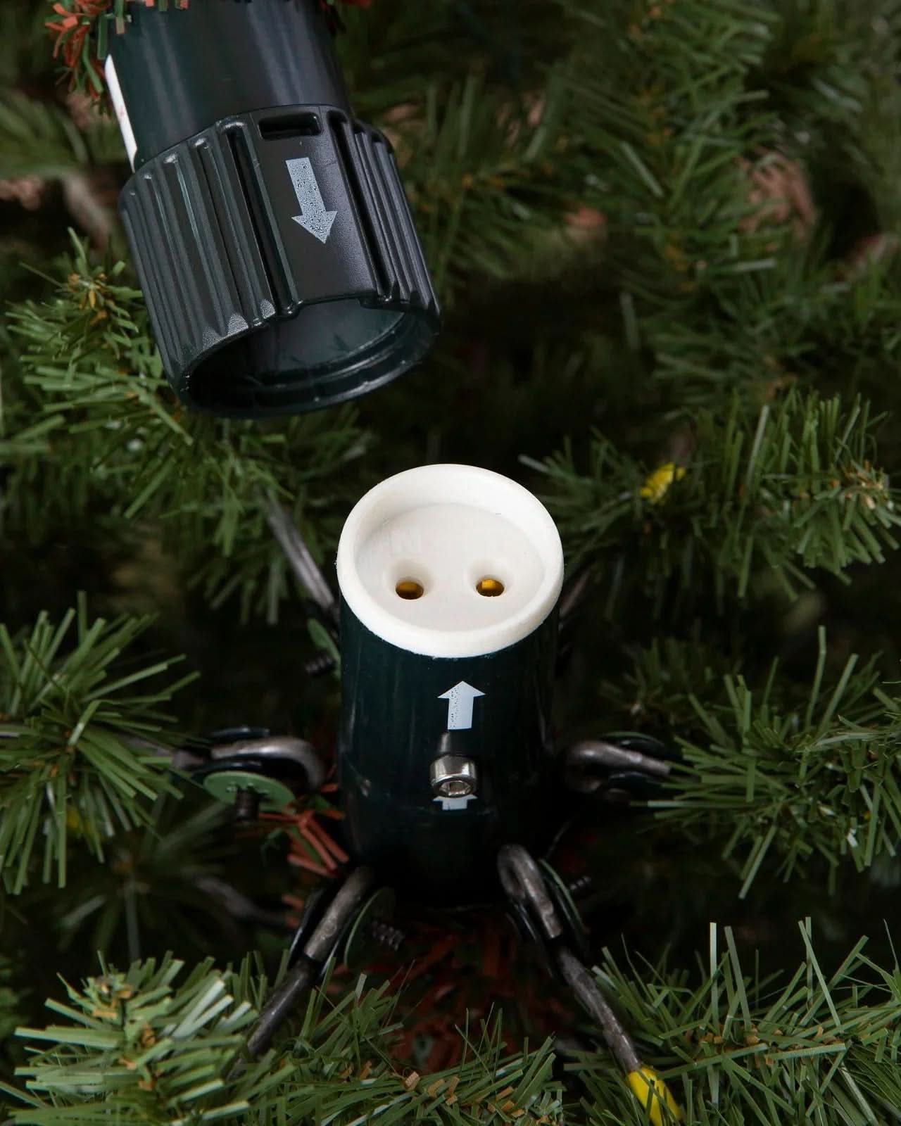 Árvore de Natal Fraser Fir com Galhos Articulados, Suporte Metálico e Micro LEDs Coloridos Embutidos